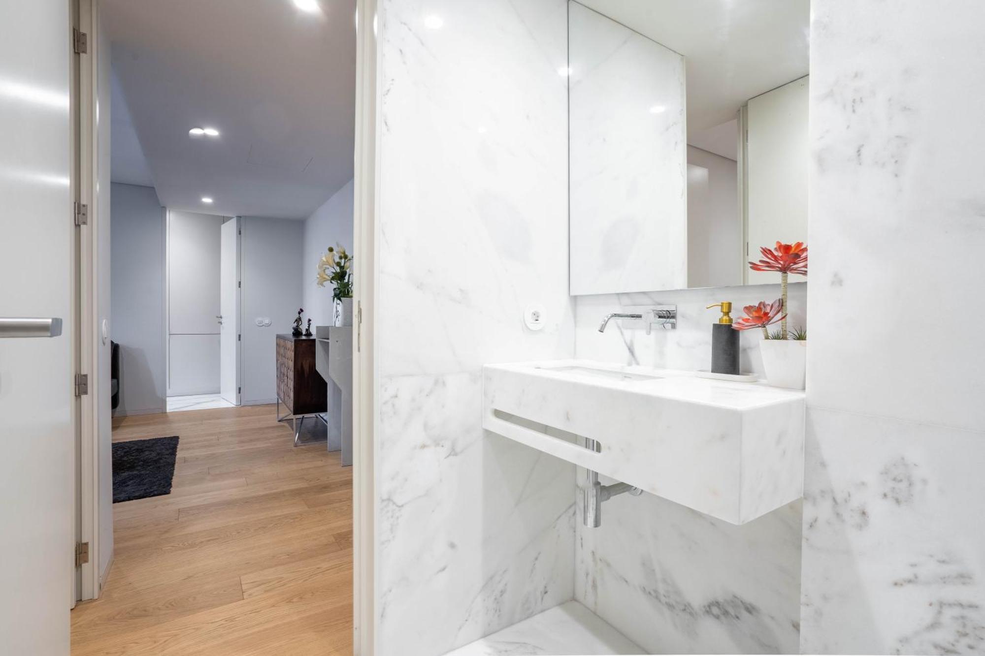 Primrose 1Br Delight W Parking By Lovelystay Porto Ngoại thất bức ảnh