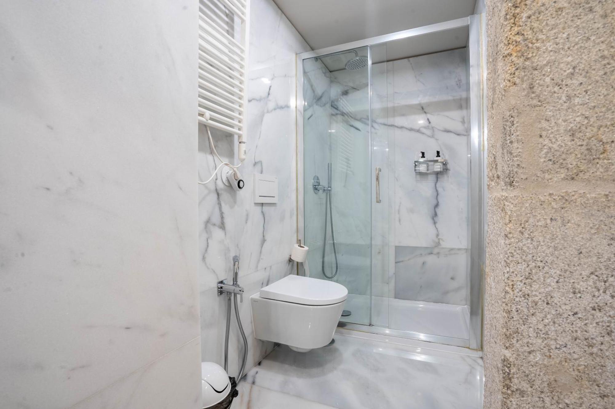 Primrose 1Br Delight W Parking By Lovelystay Porto Ngoại thất bức ảnh